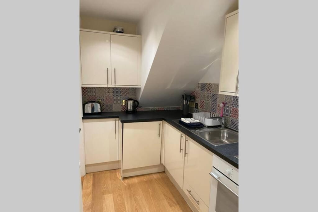 City Centre Entire Studio Apartment Chichester Eksteriør billede
