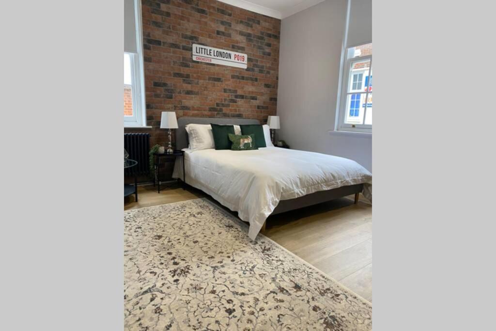 City Centre Entire Studio Apartment Chichester Eksteriør billede